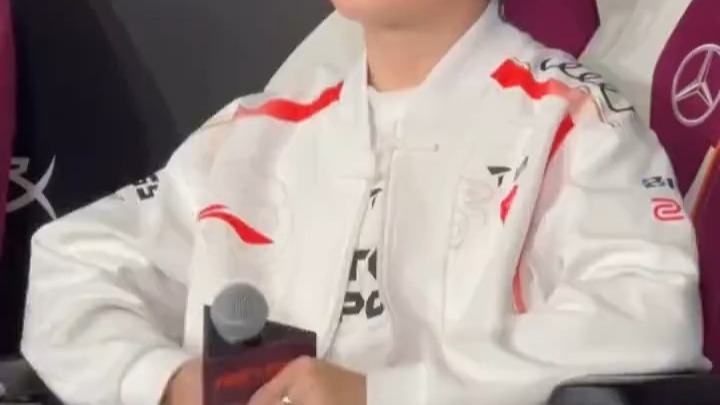 开云体育在线-T1险胜TES，Viper单局斩获MVP强强对话八强赛，引爆全场热议