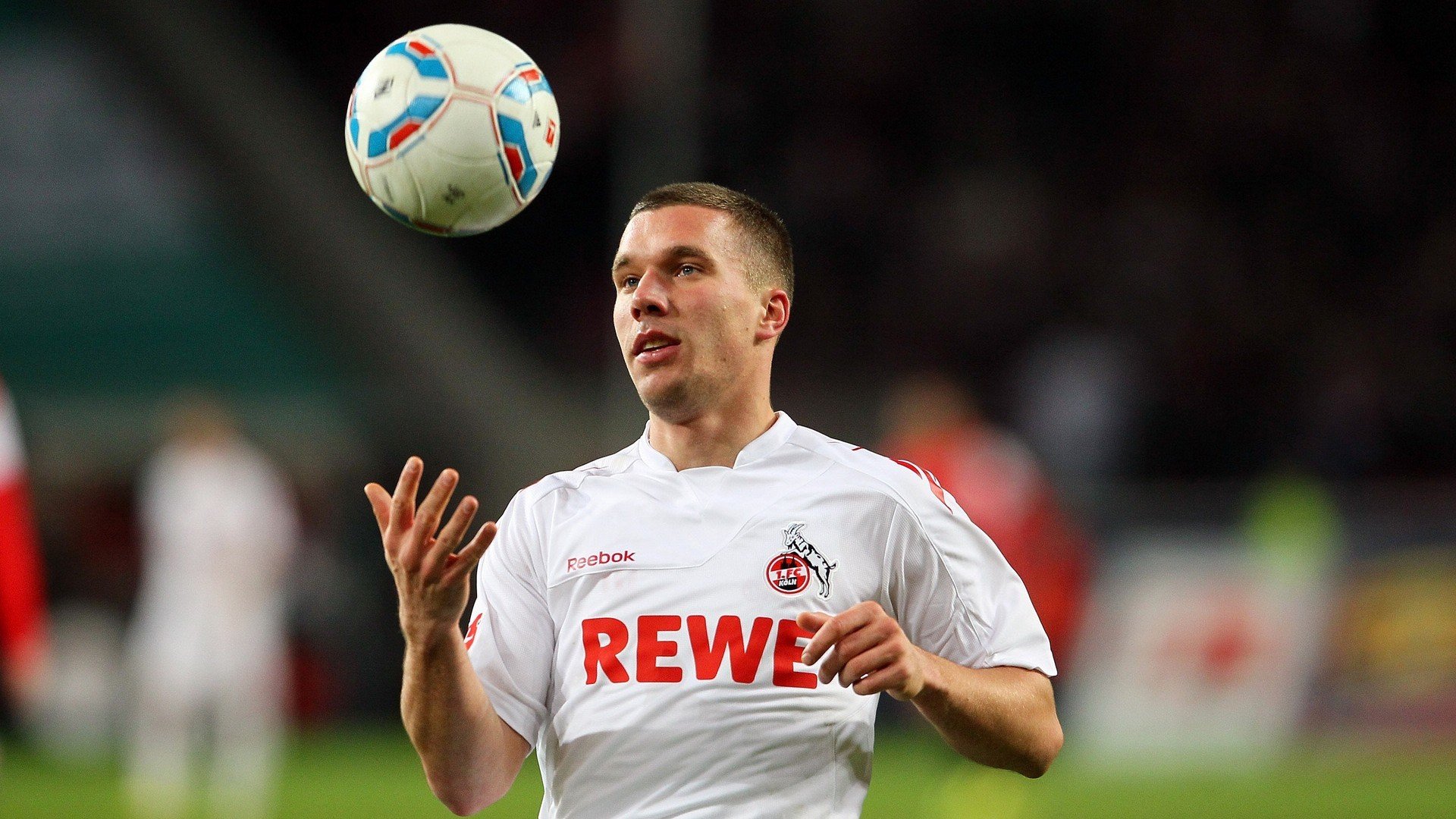 开云体育中国-基耶萨，从伤仲永到绝杀先生！血染白袍，希腊奇迹再上演